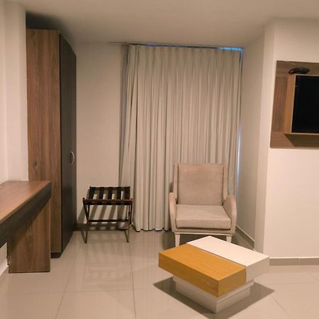 Hotel Quarta Avenida Montería Kültér fotó