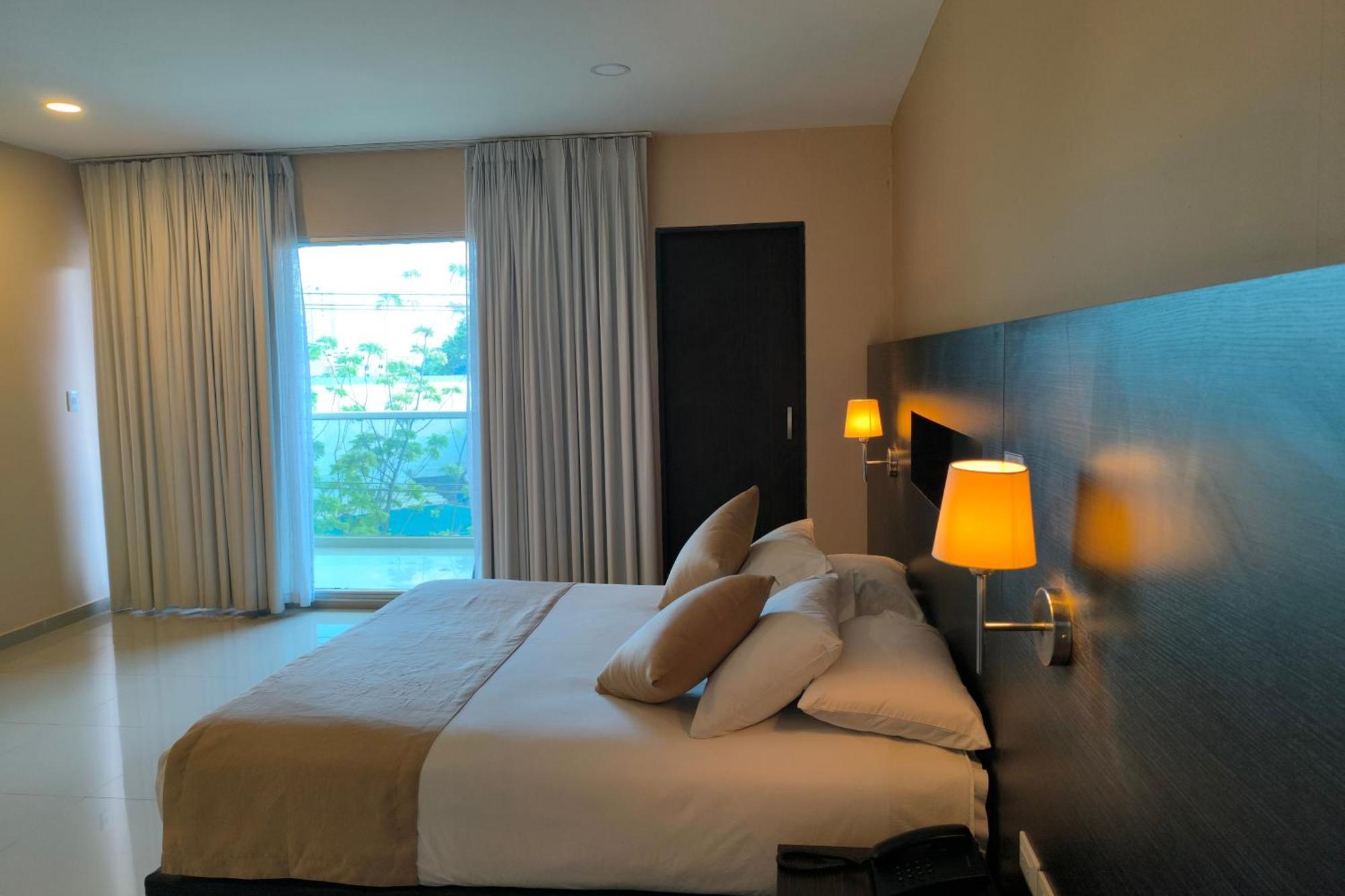 Hotel Quarta Avenida Montería Kültér fotó