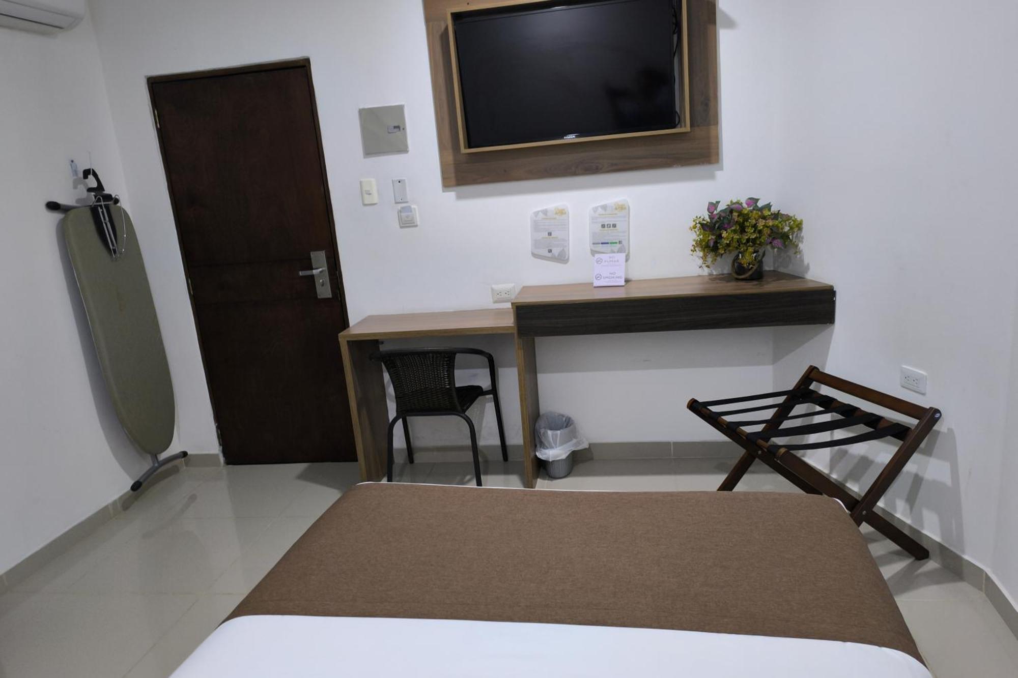 Hotel Quarta Avenida Montería Kültér fotó