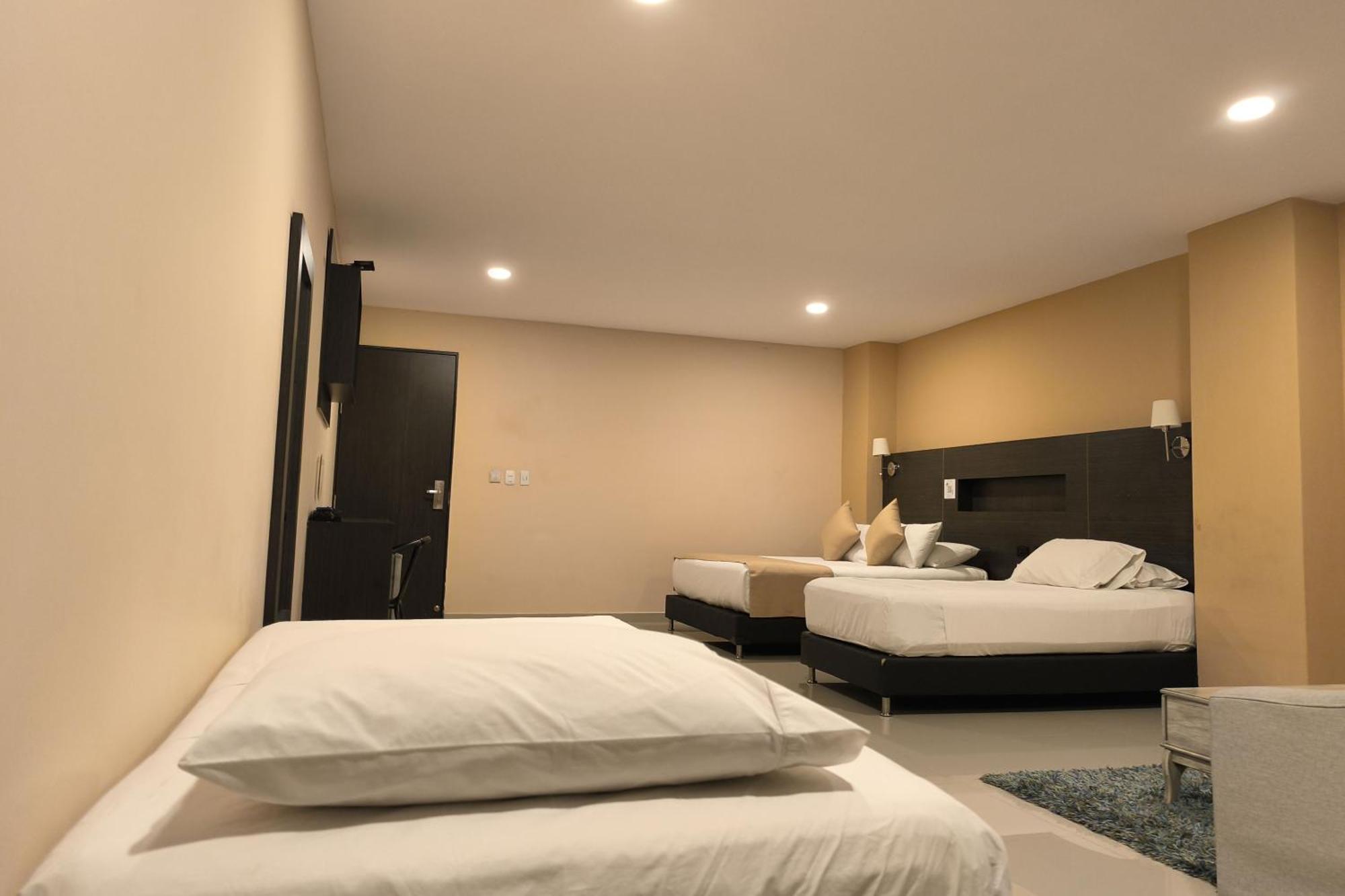 Hotel Quarta Avenida Montería Kültér fotó